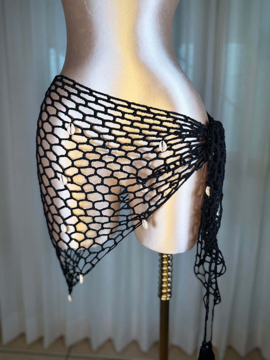 LATINA SHELL CROCHET BLACK